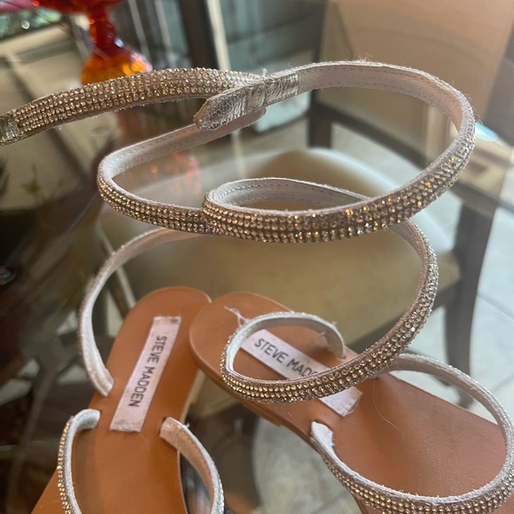 🌺NEW MARKDOWN🌺 $71 DOLLARS OFF RETAIL $120🌺FLAWLESS PREOWNED/ STEVE MADDE 🌺 - Picture 2 of 7